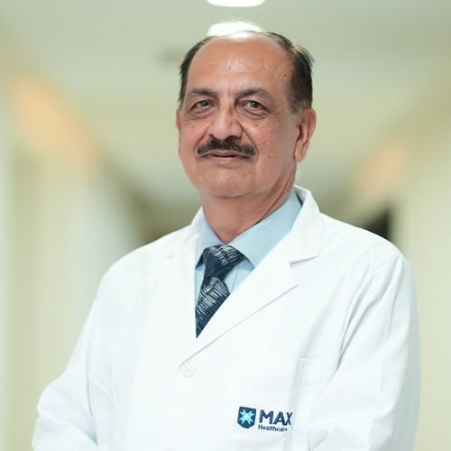 Dr Manoj Luthra